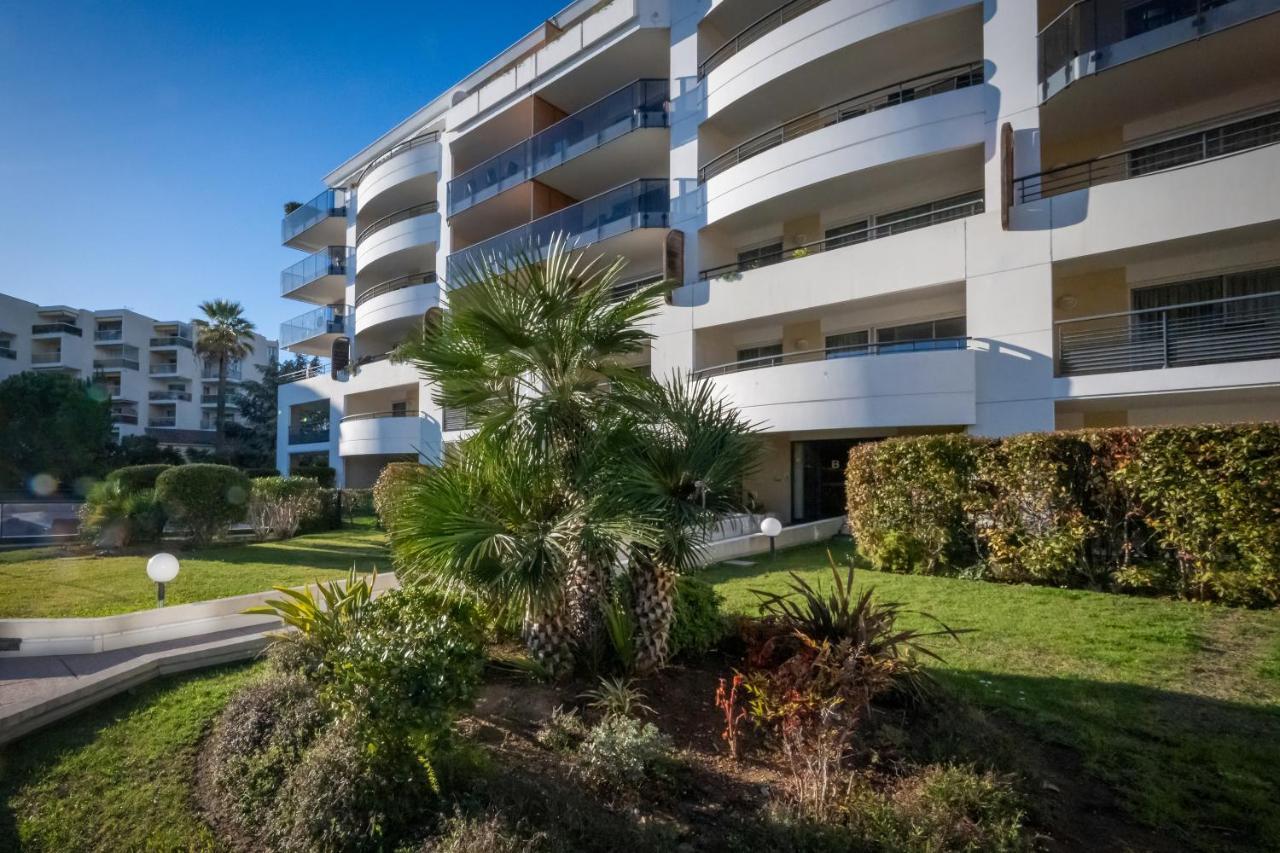 Nemea Appart Hotel Le Lido Cagnes Sur Mer Exteriör bild