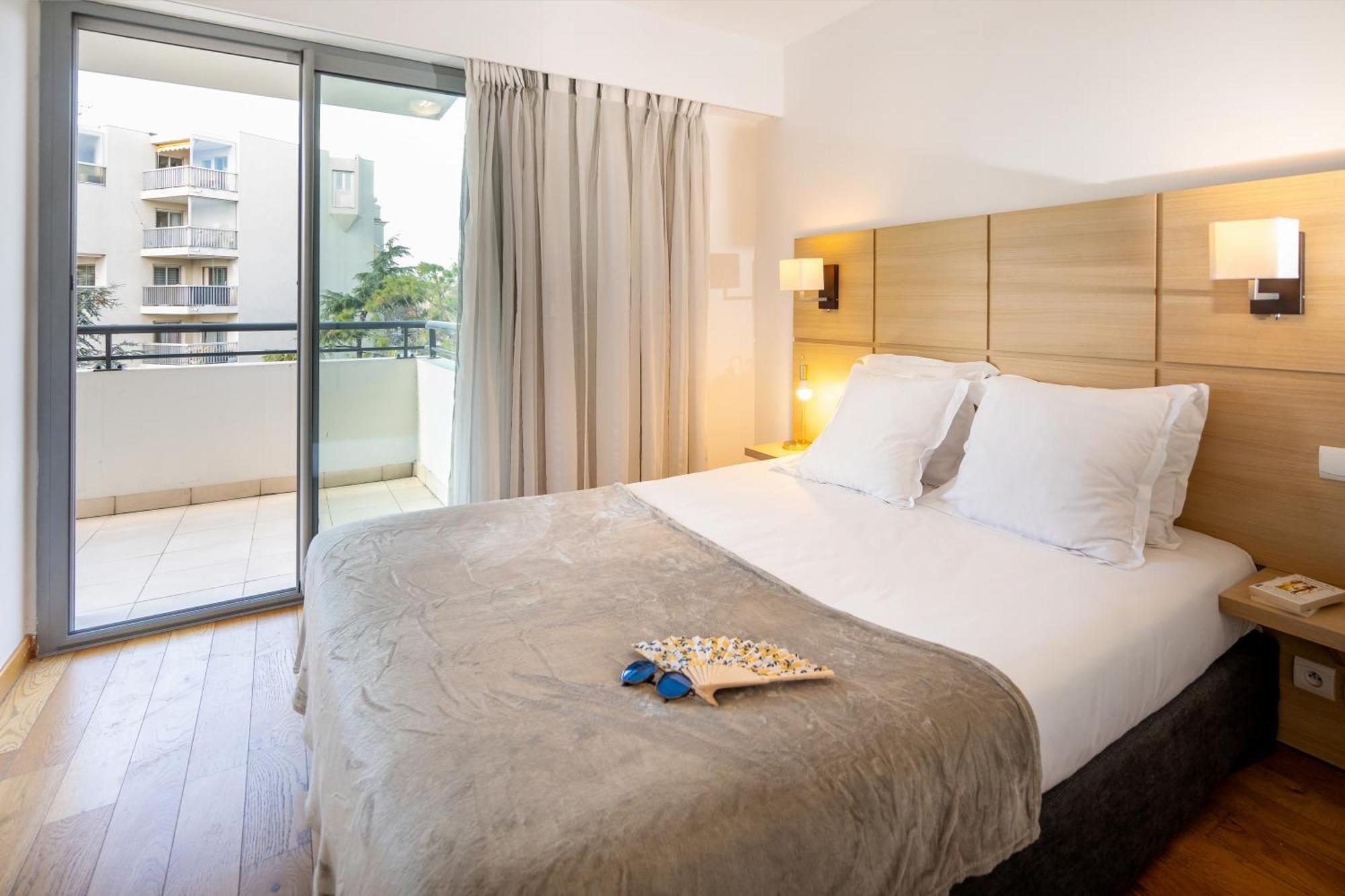 Nemea Appart Hotel Le Lido Cagnes Sur Mer Exteriör bild