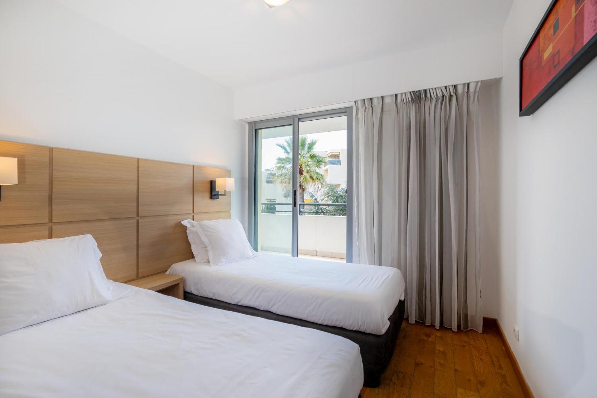 Nemea Appart Hotel Le Lido Cagnes Sur Mer Exteriör bild