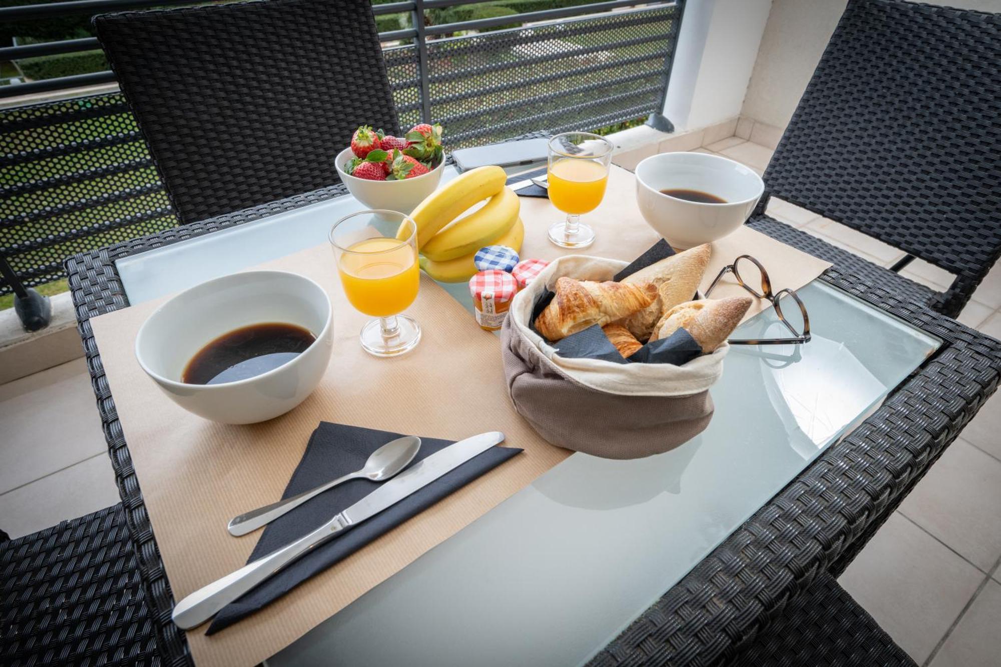 Nemea Appart Hotel Le Lido Cagnes Sur Mer Exteriör bild