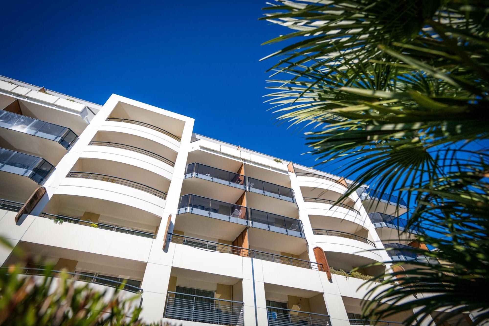 Nemea Appart Hotel Le Lido Cagnes Sur Mer Exteriör bild