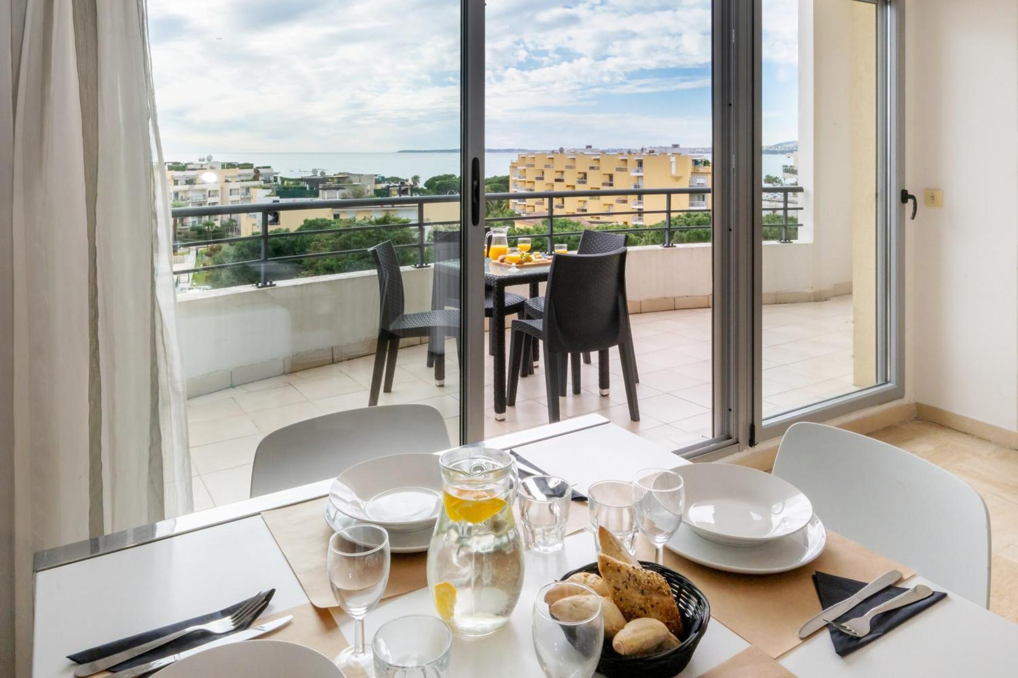Nemea Appart Hotel Le Lido Cagnes Sur Mer Exteriör bild